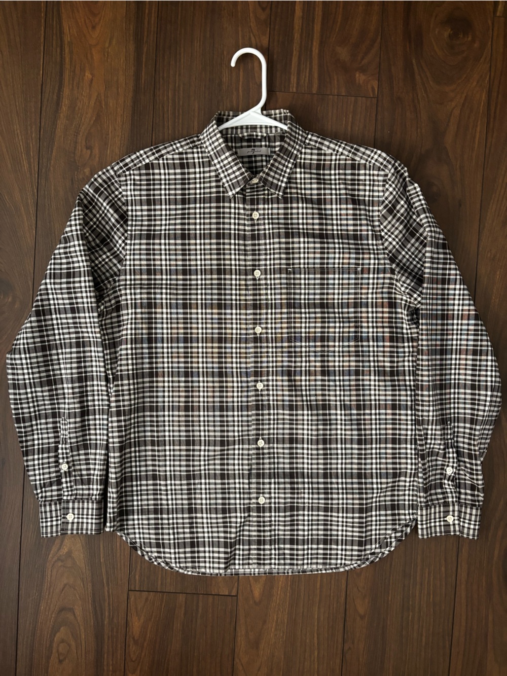 Casual Black and White Plaid Button-Down Shirt